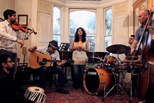 Khiyo band
