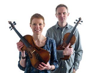 Nick Wyke en Becki Driscoll