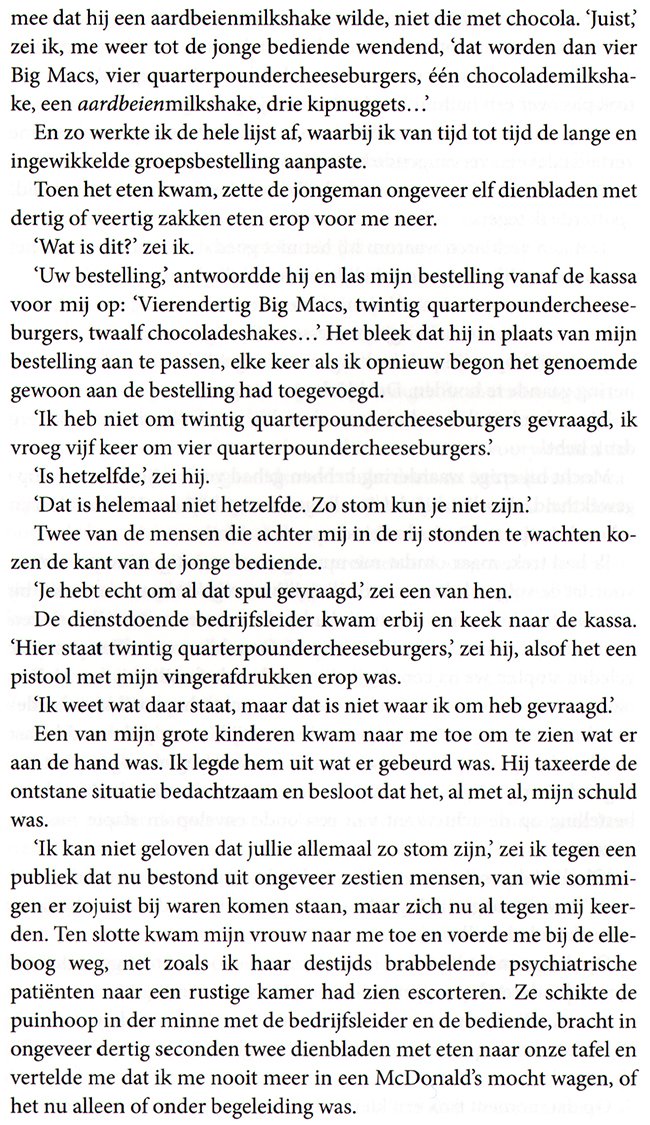 elf dienbladen met dertig of veertig zakken eten