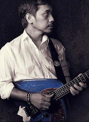 Dewa Budjana