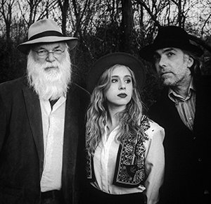 David Olney, Anana Kaye & Irakli Gabriel (Photo by Duende Vision)