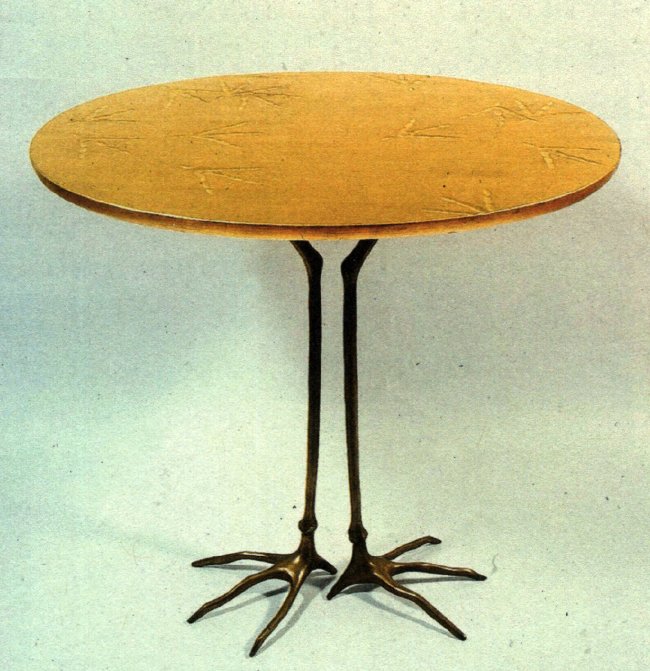 tafel met vogelpoten tafel met vogelpoten