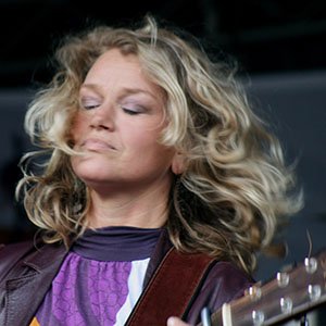 Suzy Dexter