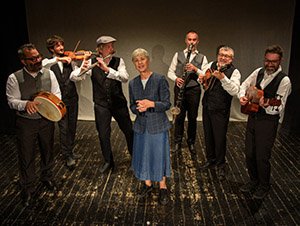 enrico fink en solisten van het orchestra multietnica di arezzo